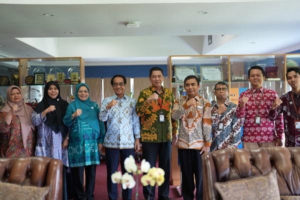 Terima Kunjungan BPS Sulsel, Rektor Pojok Statistik Unhas Pertama di Indonesia
