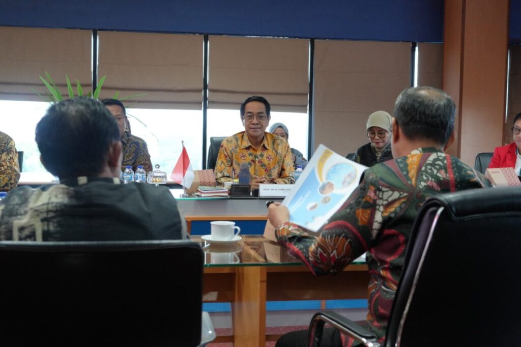 Unhas dan Pemkab Kolaka Tandatangani MoU Pengembangan Pendidikan dan SDM