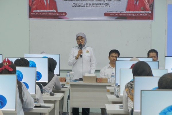 Unhas Tingkatkan Kompetensi Digital Tendik Lewat Pelatihan Komputer Dasar