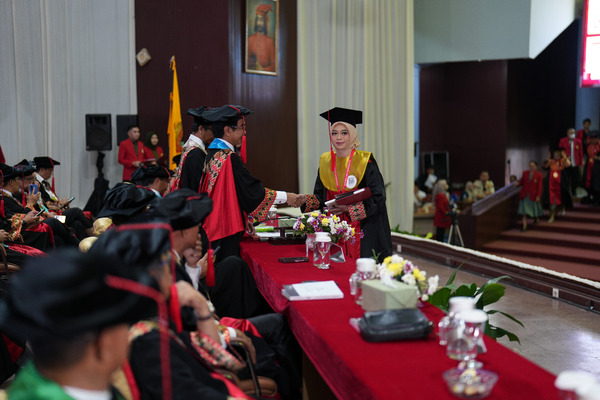 Wisuda Periode September 2025, Unhas Hasilkan 2.487 Alumni Baru dari Berbagai Jenjang