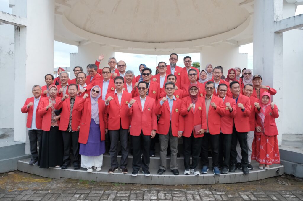Ziarah Makam, Unhas Refleksi Nilai Kepahlawanan dan Keteladanan di Momen Dies Natalis Ke-69