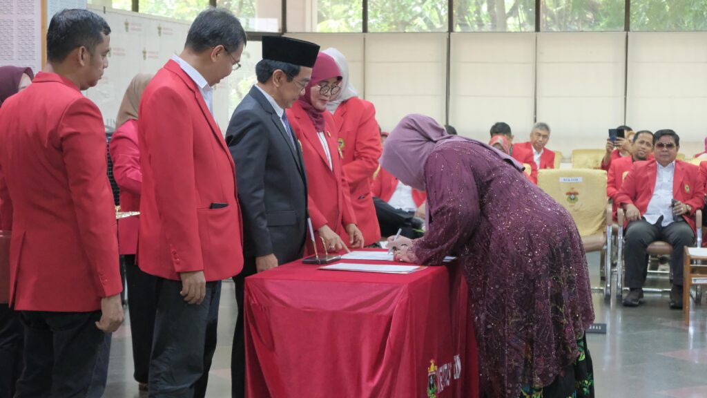 Dari Dekan hingga Kepala Sub Bagian, Ini Nama-nama Pejabat Baru Unhas yang Dilantik Rektor 1