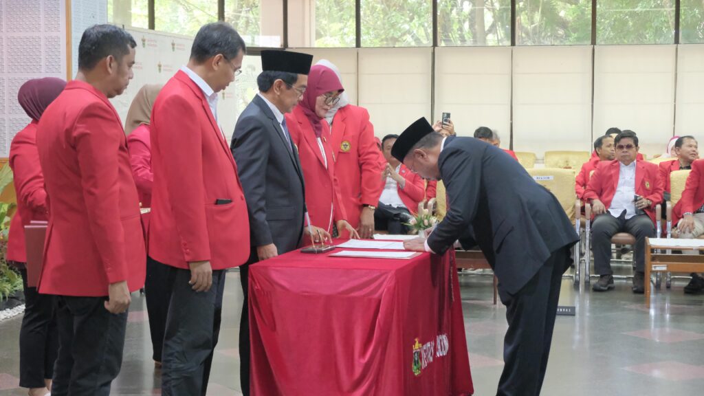 Dari Dekan hingga Kepala Sub Bagian, Ini Nama-nama Pejabat Baru Unhas yang Dilantik Rektor 1