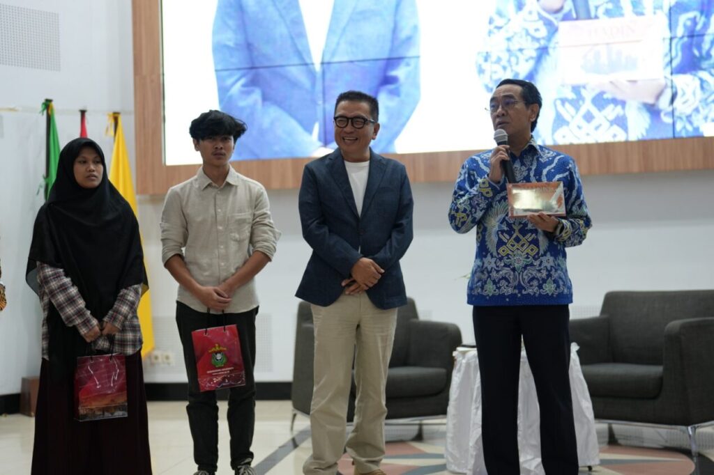 Helmy Yahya Bagi Inspirasi di Unhas, Rektor Perkuat Soft Skill dan Komunikasi