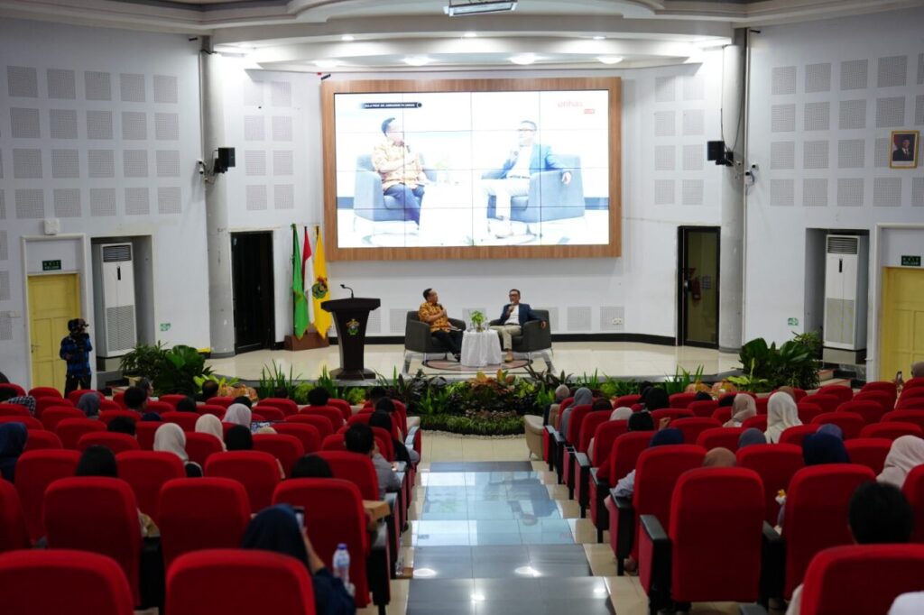 Helmy Yahya Bagi Inspirasi di Unhas, Rektor Perkuat Soft Skill dan Komunikasi