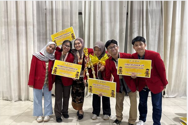 Mahasiswa Unhas Persembahkan Prestasi di Panggung Debat Nasional NUDC dan KDMI 2025