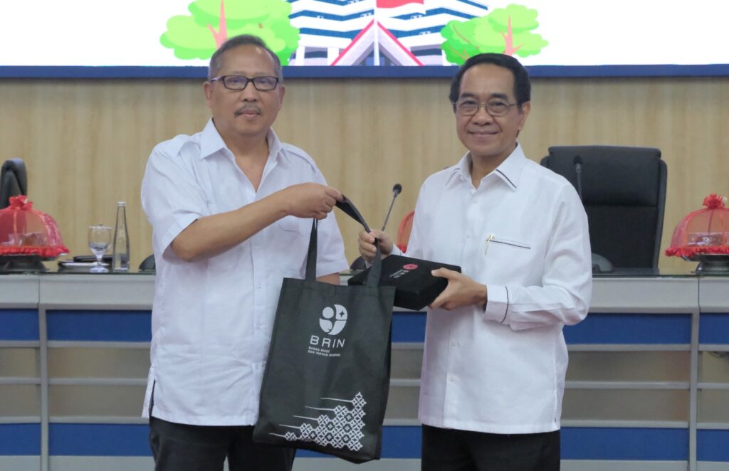 Rektor Prof. JJ Unhas Siap Jadi Simpul Riset Kolaborasi di Indonesia