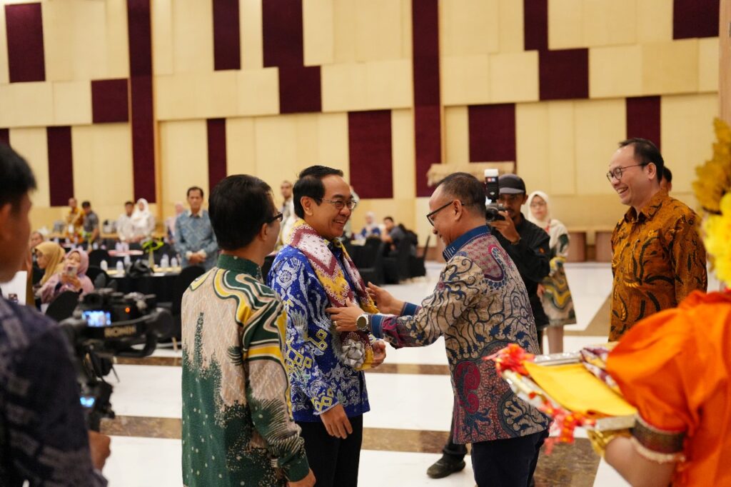 Rektor Unhas Paparkan Strategi Hilirisasi dan Inovasi Digital Ekonomi Biru Hijau Berkelanjutan (2)