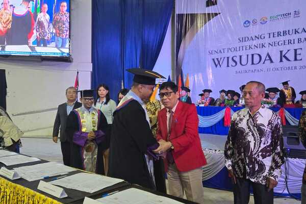 Unhas dan Politeknik Negeri Balikpapan Teken Kerja Sama Pengembangan Tiga Program Doktor