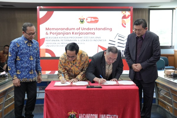 Unhas dan Yayasan JHL Merah Putih Kasih Berkolaborasi dalam Program Beasiswa Kelapa
