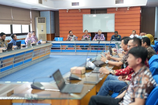 Unhas Terima Kunjungan Universitas Negeri Surabaya Dalam Rangka Studi Tiru Tata Kelola PTNBH