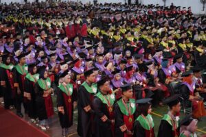 Lulusan Terbaik Unhas Periode Oktober 2025 Raih Penghargaan dan Tabungan Pendidikan