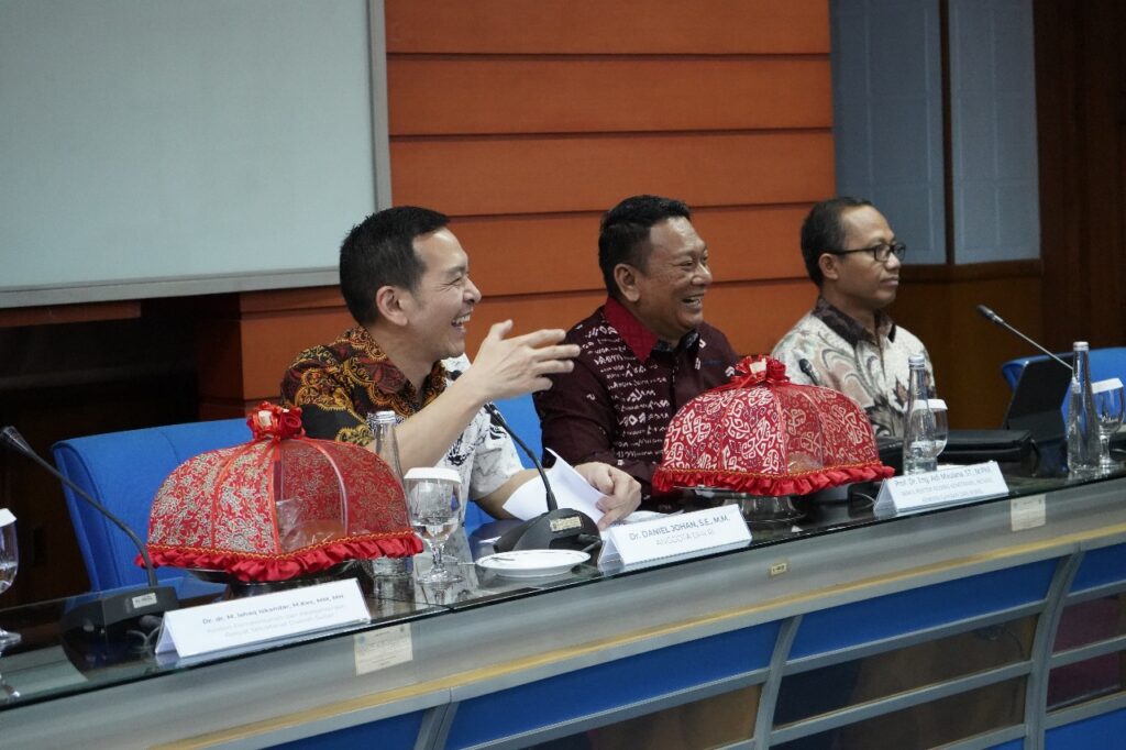 Badan Legislasi DPR RI Kunjungi Unhas Bahas RUU Komoditas Strategis 6