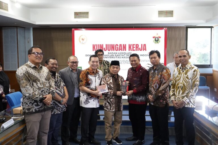 Badan Legislasi DPR RI Kunjungi Unhas Bahas RUU Komoditas Strategis 6