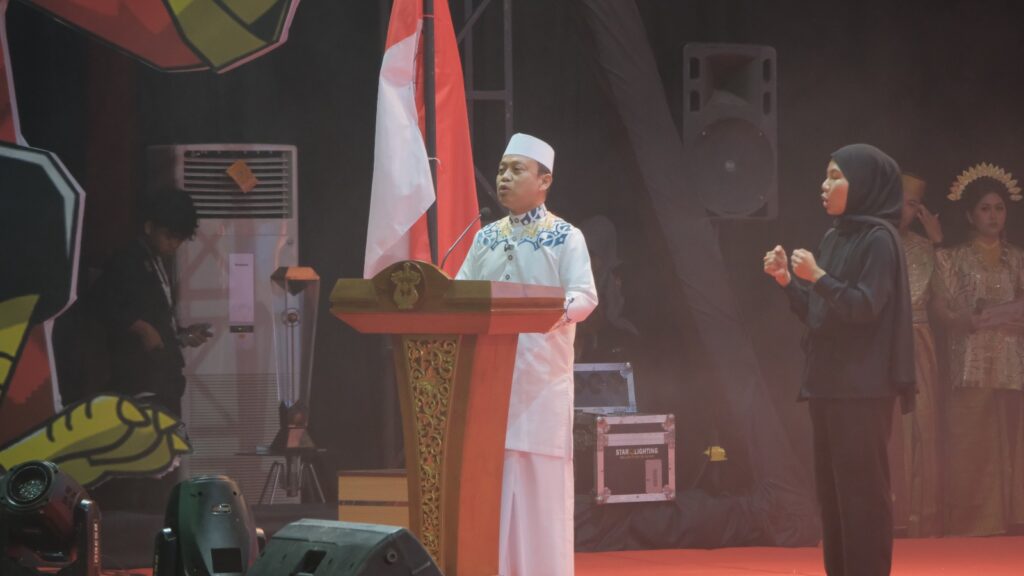 Juru Bahasa Isyarat Warnai Pembukaan PIMNAS ke-38 di Unhas, Wujud Kampus Inklusif