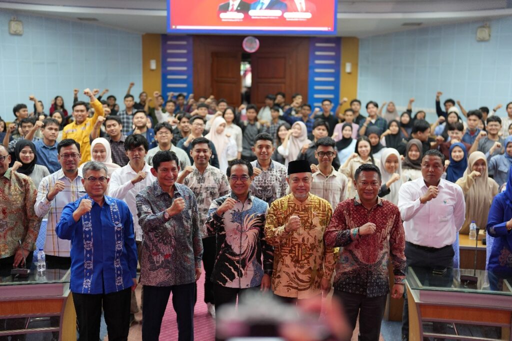 Kuliah Umum di Unhas, Direktur Utama Mind ID Beberkan Enam Tantangan Hilirisasi Mineral