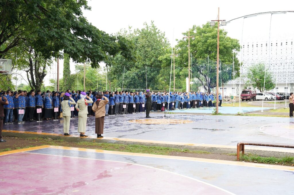 Momen Hari Pahlawan, Rumah Sakit Unhas Terima Bantuan Ambulans dari BNII 1