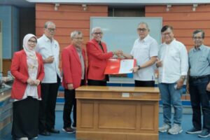 Penyerahan Hasil Penyaringan Calon Rektor Unhas dari Senat Akademik ke Majelis Wali Amanat