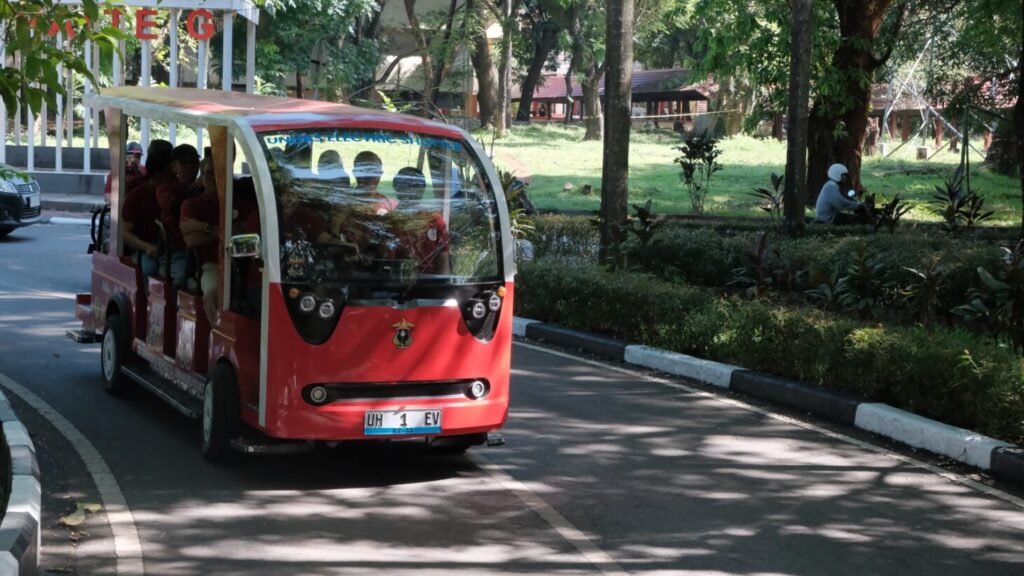 Unhas Perkenalkan ENGI-MOVE, Mobil Listrik Kreasi Fakultas Teknik (2)