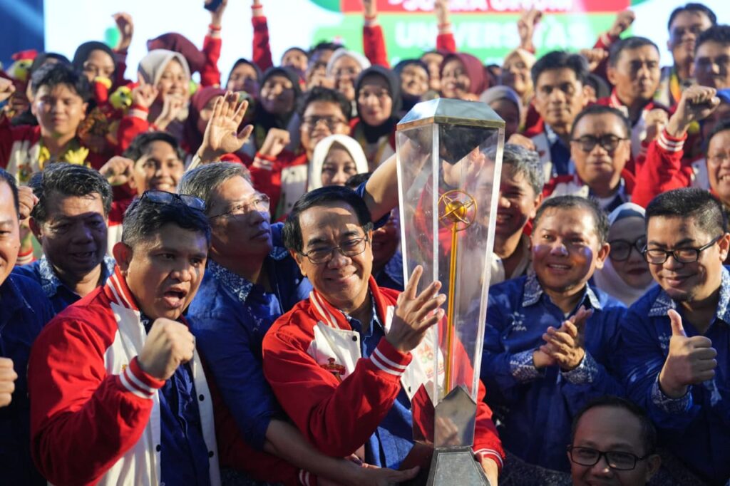 Unhas Pertahankan Piala Adhikarta Kertawidya di PIMNAS 38 Bukti Keunggulan