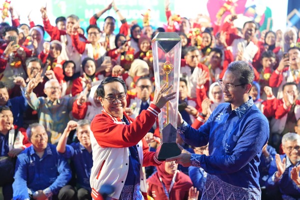 Unhas Pertahankan Piala Adhikarta Kertawidya di PIMNAS 38 Bukti Keunggulan