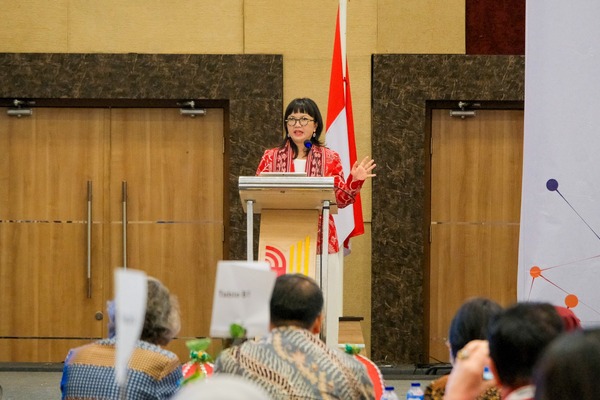 Di Unhas, Wamen Stella Christie Sampaikan Pesan Inspiratif kepada Ilmuwan Muda Indonesia - Australia