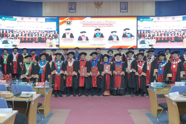 Pengukuhan Lima Guru Besar Unhas, Rektor Tekankan Pentingnya Kolaborasi Lintas Disiplin Ilmu