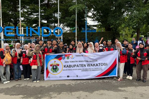 Perkuat Daerah Pesisir, Unhas Lepas Mahasiswa KKN Tematik ke Wakatobi