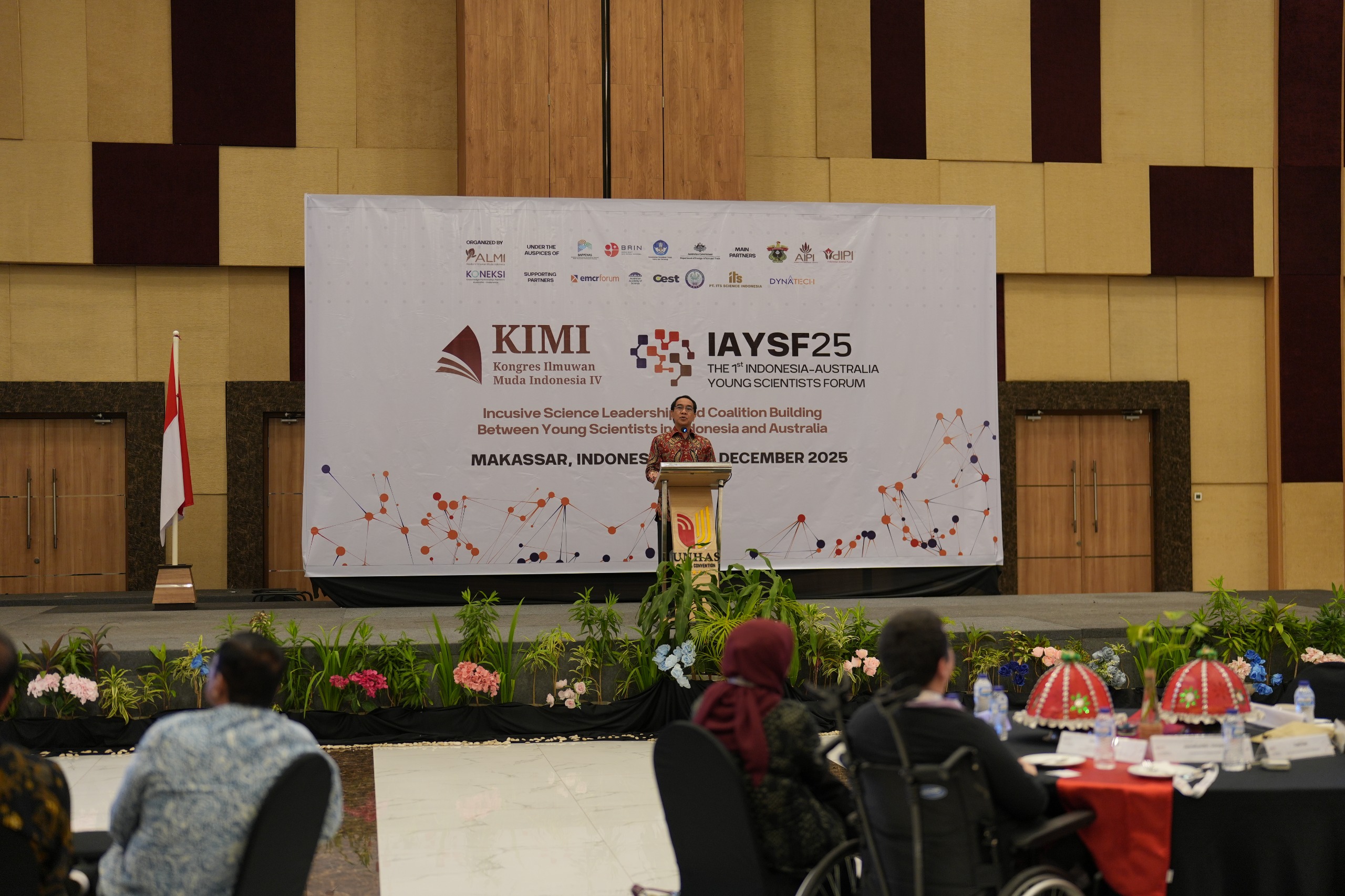 Unhas Tuan Rumah KIMI IV dan IAYSF 2025 Momen Strategis Perkuat Jejaring Ilmuwan Muda