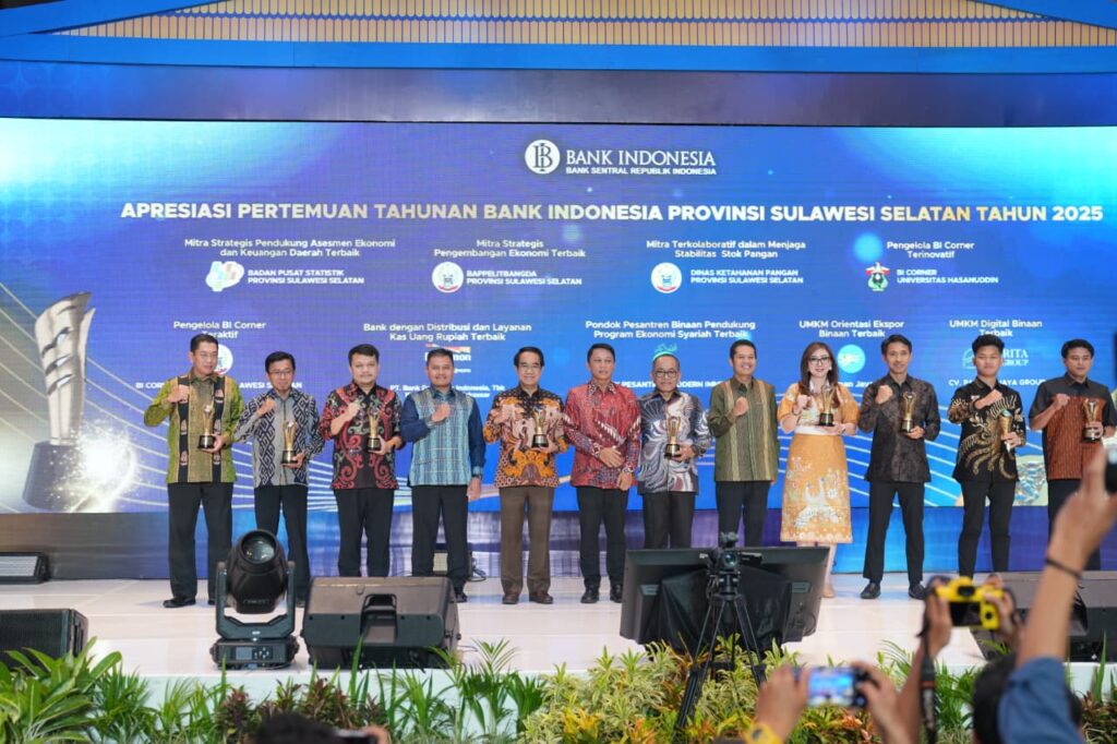 Unhas Dinobatkan sebagai Mitra BI Corner Terinovatif pada Pertemuan Tahunan BI 2025