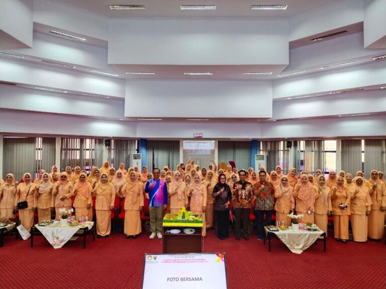 Darma Wanita Persatuan Unhas Peringati HUT ke-26 dan Hari Ibu