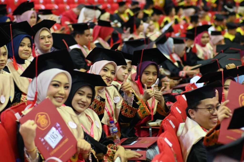 Sebanyak 1.901 Wisudawan Baru Pada Wisuda Unhas Periode Desember 2025
