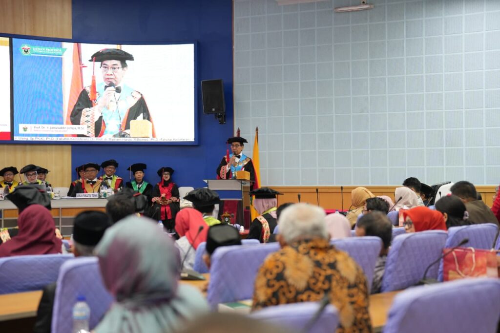Empat Guru Besar Dikukuhkan, Prof. JJ Dorong Riset Multidisiplin dan Berkelanjutan