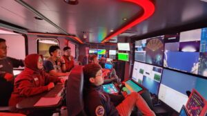 Peneliti FIKP Unhas Lakukan Riset Ekosistem Bawah Laut Bersama OceanX dan BRIN