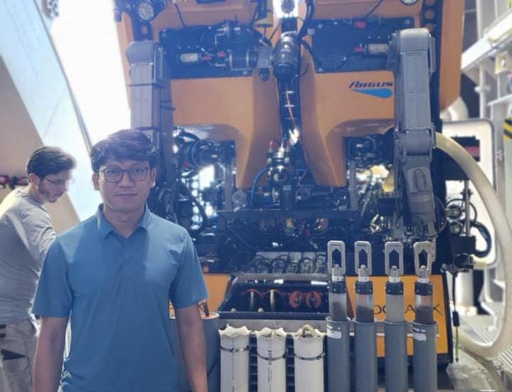 Peneliti FIKP Unhas Lakukan Riset Ekosistem Bawah Laut Bersama OceanX dan BRIN