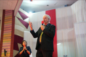 Peraih Nobel 2022 Prof. Morten P. Meldal Bahas Peran Kimia untuk Dunia Berkelanjutan di Unhas