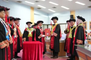 Pidato Penerimaan Empat Guru Besar Unhas Dari Energi Berkelanjutan hingga Nutrisi Presisi