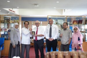 Unhas dan University of Arkansas Perkuat Kolaborasi Riset Unggas Internasional