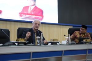 Unhas Perkuat Ekosistem Riset Dunia lewat Dialog Khusus bersama Ilmuwan Peraih Nobel