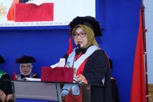 Pidato Penerimaan Empat Guru Besar Unhas: Bahas Kemiskinan, Human Capital, FOMO, hingga Layanan Kesehatan