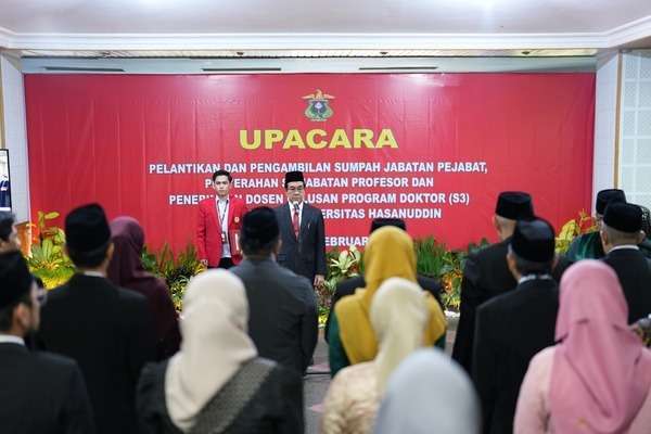 Rektor Unhas Lantik 47 Pejabat di Lingkup Unhas, Ingatkan Untuk Menjaga Integritas
