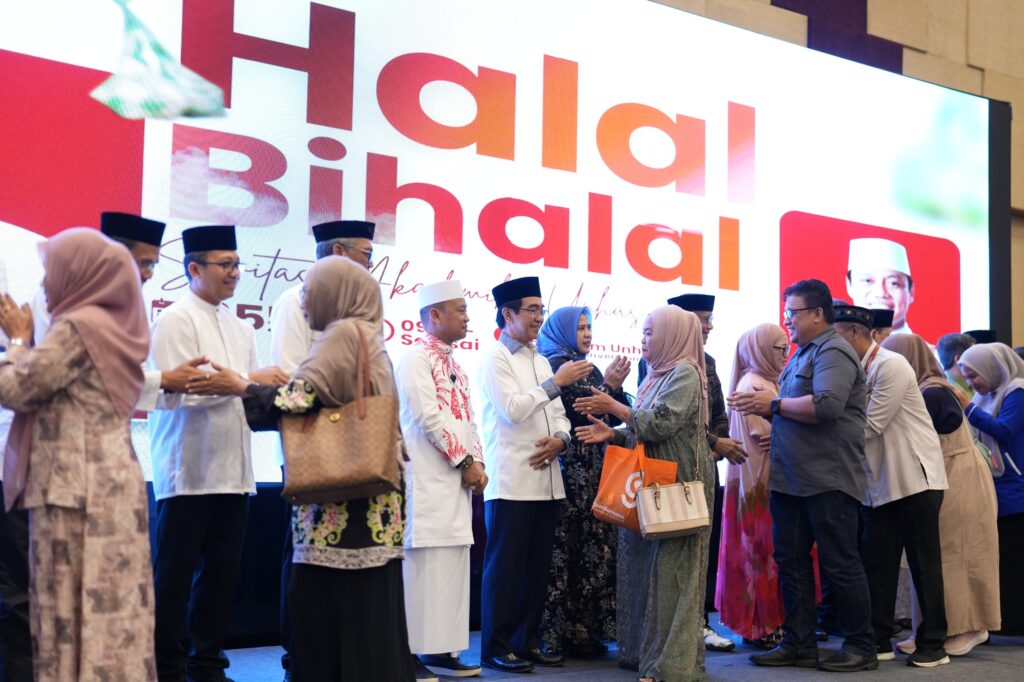 awali kerja pasca libur lebaran, sivitas akademika unhas gelar halal bihalal