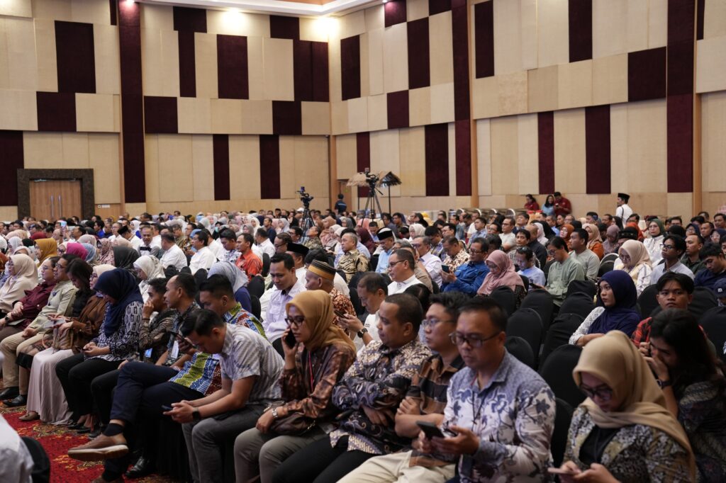 awali kerja pasca libur lebaran, sivitas akademika unhas gelar halal bihalal (2)