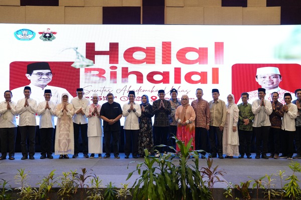 awali kerja pasca libur lebaran, sivitas akademika unhas gelar halal bihalal