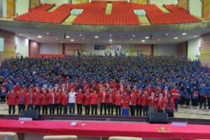 momentum bersejarah, unhas serahkan surat keputusan pengangkatan kepada 915 pegawai