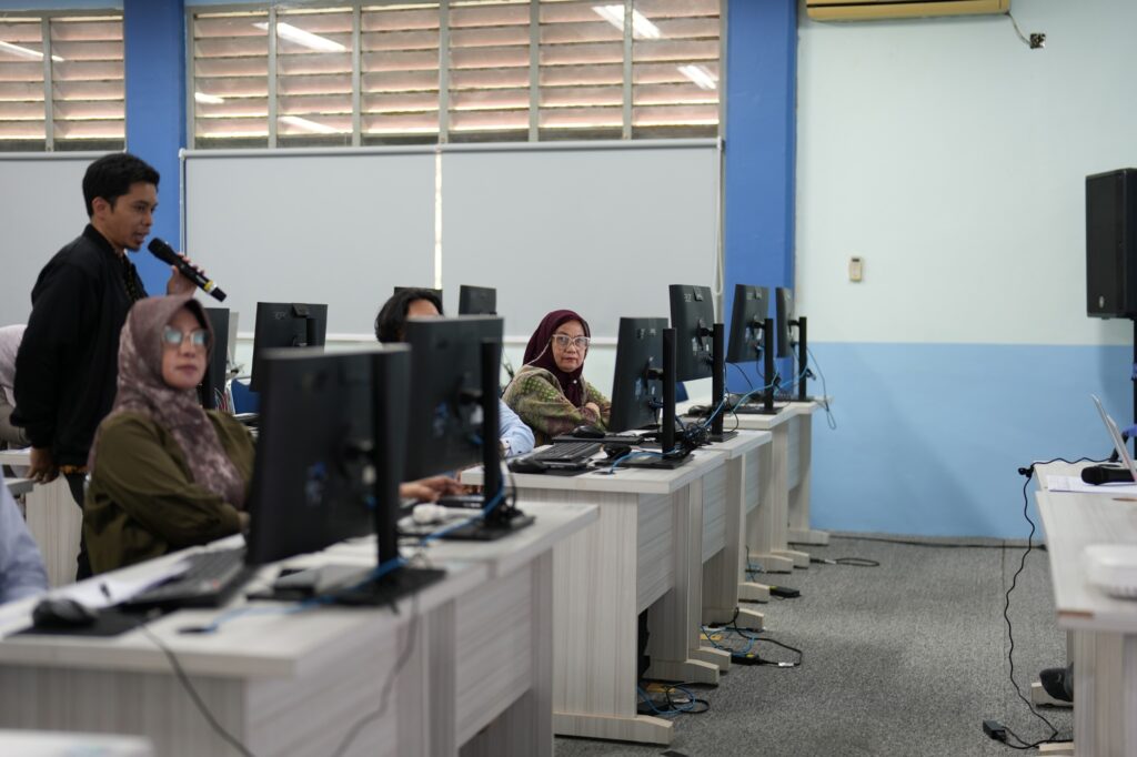 unhas fasilitasi sertifikasi pejabat pembuat komitmen, perkuat kompetensi pengelola (2)