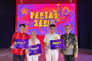 Pemenang lomba vokal Pentas Seni 25 Unhas
