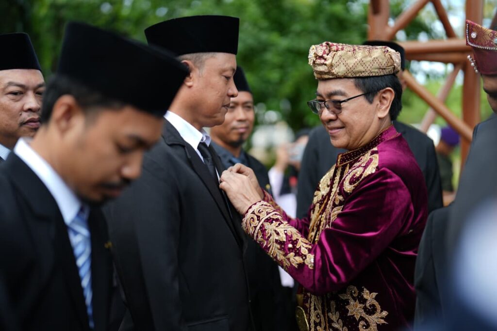 Upacara penyematan tanda kehormatan resmi