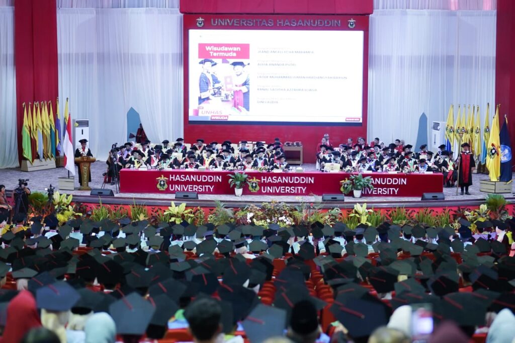 Wisuda Universitas Hasanuddin dengan ratusan wisudawan