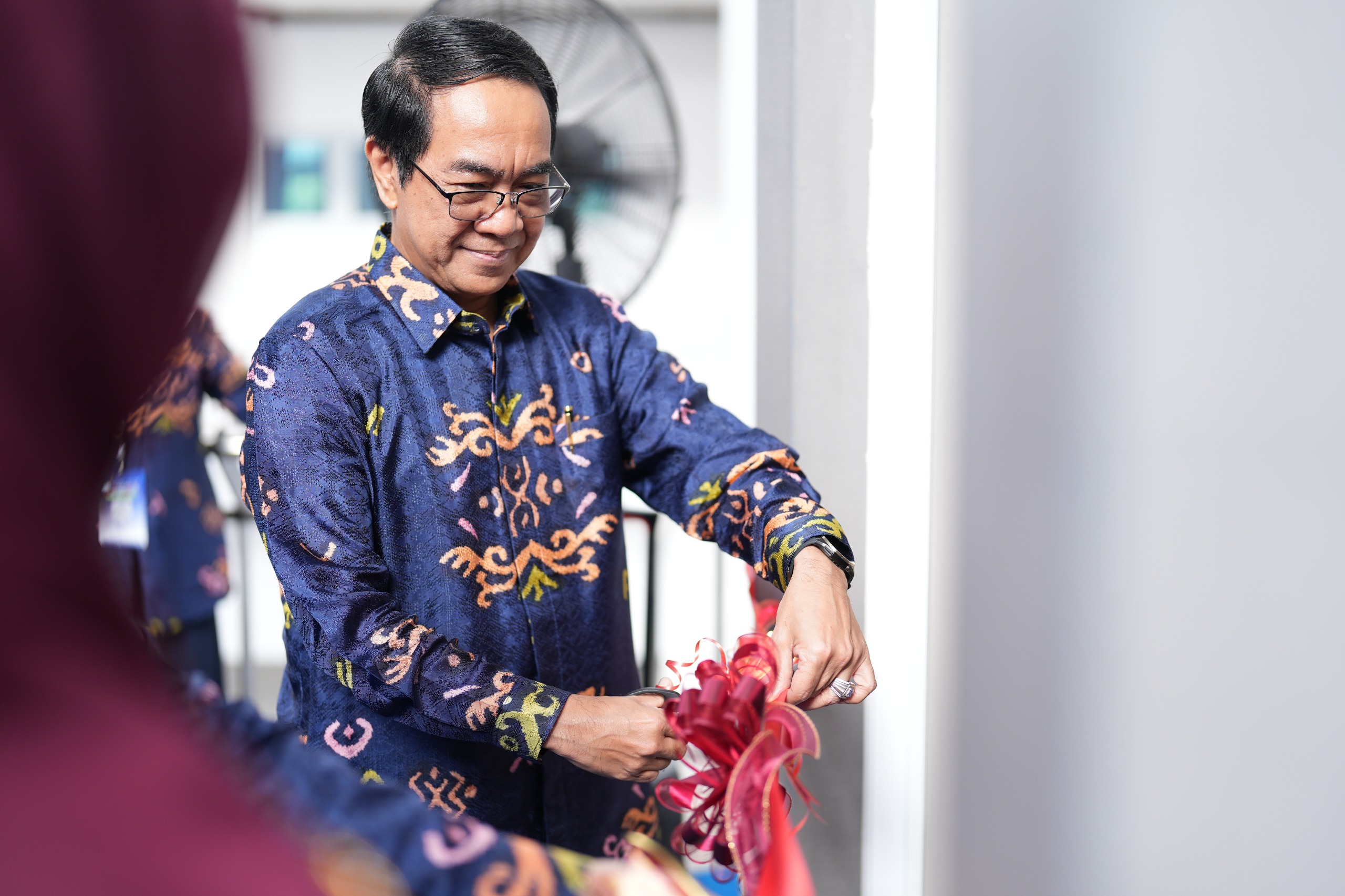 auditorium prof. natsir nessa, monumen untuk peletak dasar ilmu maritim di unhas